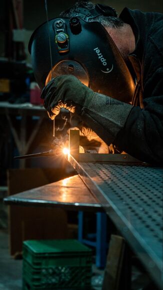 Услуги сварщика. Все виды сварки:TIG,MIG,MMA,РДС,ручной плазморез., Ефимов Игорь Александрович  7963░░░░░░░ Республика Удмуртия