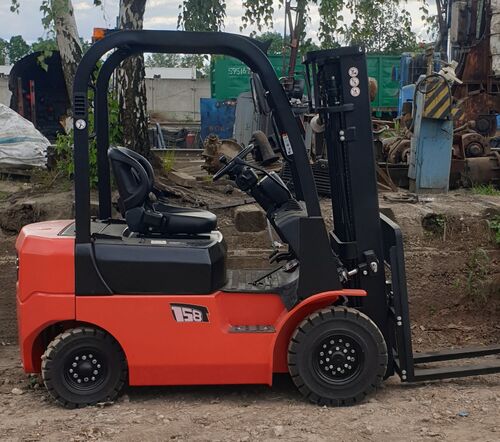 Продам вилочный погрузчик г/п 1,5тн дизельный на литых колесах(суперэластик) 90 мото/часов  ЦЕНА 900000руб. с НДС, Андрей 7965░░░░░░░ Москва, Московская область, Нижегородская область