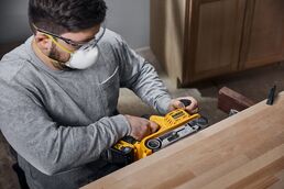 Аккумуляторная ленточная шлифмашина DEWALT DCW220N, 18 В, 320 м/мин, без АКБ и ЗУ