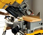 Комбинированная торцовочная пила DEWALT D27113, 1600 Вт, 305 мм, 3300 об/мин (D27113-QS)