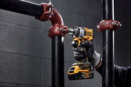 Аккумуляторный гайковерт DEWALT DCF921N, 18 В, 610 Нм, 3550 уд/мин, без АКБ и ЗУ (DCF921N-XJ)