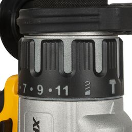 Ударная дрель-шуруповерт DEWALT DCD996P2, 18 В, 2250 об/мин, 38250 уд/мин, с 2 АКБ 5 Ач и ЗУ, в кейсе TSTAK (DCD996P2-QW)