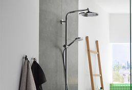Душевая стойка Hansgrohe Crometta S 240 1jet Showerpipe 27320000 с термостатом и изливом, белая, хром