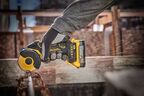 Аккумуляторная бесщеточная отрезная машина DEWALT FLEXVOLT DCS690N, 54 В, XR