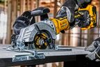 Аккумуляторная дисковая пила DEWALT DCS571P1, 20 В, 115 мм, 4500 об/мин, с АКБ 5 Ач и ЗУ (DCS571P1N-XJ-A9)