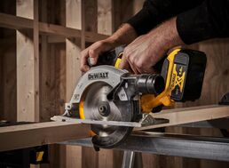 Аккумуляторная дисковая пила DEWALT DCS565N, 18 В, 165 мм, 4950 об/мин, без АКБ и ЗУ (DCS565N-XJ)
