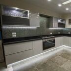 Комплект светодиодной ленты Apeyron 227ПРЗ 5050 60 диод/14.4 Вт/м 12 В 10 мм IP20 5 м нейтральный белый свет