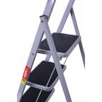 Стремянка стальная Ladderbel 3 ступени с резиновым ковриком