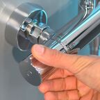 Душевая стойка Hansgrohe Crometta S 240 1jet Showerpipe 27267000 с термостатом, без излива, белая, хром