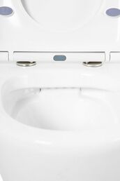 Унитаз подвесной BelBagno Tre BB8001CHR/SC c креплением и сиденьем дюропласт soft close