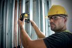 Аккумуляторный лазерный нивелир DEWALT DCE088D1G, 12 В, зеленый луч, 35 м, с АКБ 2 Ач и ЗУ, в кейсе TSTAK (DCE088D1G-QW)