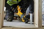 Аккумуляторная сабельная пила DEWALT DCS380N, 18 В, 2950 ход/мин, 28.6 мм, без АКБ и ЗУ (DCS380N-XJ)