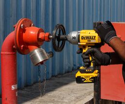 Аккумуляторный гайковерт DEWALT DCF899P1, 18 В, 950 Нм, 2400 уд/мин, с АКБ 5 Ач и ЗУ, в кейсе TSTAK (DCF899P1-QW)