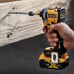 Аккумуляторный набор DEWALT DCK2050H2T, 18 В: ударная дрель-шуруповерт DCD805 + шуруповерт DCF850, с 2 АКБ 5 Ач и ЗУ, в кейсе TSTAK