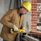 Аккумуляторная угловая шлифмашина DEWALT DCG412NT, 18 В, 125 мм, 7000 об/мин, без АКБ и ЗУ, в кейсе TSTAK