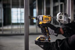 Аккумуляторный шуруповерт DEWALT DCF809D2T, 18 В, 190 Нм, 3200 уд/мин, с 2 АКБ 2 Ач и ЗУ, в кейсе (DCF809D2T-QW)