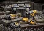 Аккумуляторный набор DEWALT DCK2080P2T, 18 В: дрель-шуруповерт DCD796 + УШМ DCG405, с 2 АКБ 5 Ач и ЗУ, в кейсе TSTAK