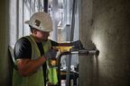 Аккумуляторный перфоратор DEWALT DCH133M1, 18 В, 2.6 Дж, 5500 уд/мин, с АКБ 4 Ач и ЗУ, в кейсе TSTAK (DCH133M1-QW)