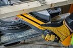 Аккумуляторная бесщеточная торцовочная пила DEWALT FLEXVOLT DCS777N, 54 В, XR