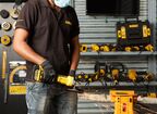 Аккумуляторная угловая шлифмашина DEWALT DCG405N, 18 В, 125 мм, 9000 об/мин, без АКБ и ЗУ (DCG405N-XJ)