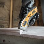 Нож DEWALT DWHT0-10295, с выдвижным лезвием