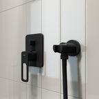 Подключение шланга Iddis Built-in Shower Accessories с держателем латунь черное (003BL01i62)