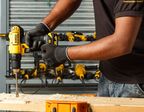 Аккумуляторная дрель-шуруповерт DEWALT DCD771D2, 18 В, 1500 об/мин, с 2 АКБ 2 Ач и ЗУ, в кейсе (DCD771D2-QW)