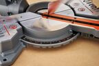 Торцовочная пила BLACK+DECKER BES702, 1500 Вт, 216 мм, 4800 об/мин (BES702-QS)