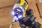 Аккумуляторный шуруповерт DEWALT DCF860P1, 18 В, 282 Нм, 4500 уд/мин, с АКБ 5 Ач и ЗУ (DCF860P1N-XJ)