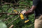 Аккумуляторная цепная пила DEWALT DCMPS520P1, 18 В, 20 см, 8.6 м/с, с АКБ 5 Ач и ЗУ (DCMPS520P1-QW)