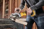 Аккумуляторная дисковая пила DEWALT DCS571P1, 20 В, 115 мм, 4500 об/мин, с АКБ 5 Ач и ЗУ (DCS571P1N-XJ-A9)