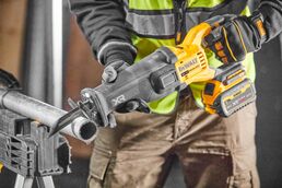 Аккумуляторная сабельная пила DEWALT DCS386NT, 18/54 В, 3000 ход/мин, 28.6 мм, без АКБ и ЗУ, в кейсе TSTAK (DCS386NT-XJ)