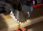 Торцовочная пила BLACK+DECKER BES702, 1500 Вт, 216 мм, 4800 об/мин (BES702-QS)