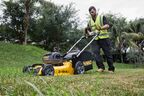 Аккумуляторная газонокосилка DEWALT DCMW564P2, 2х18 В, 3300 об/мин, 55 л, с 2 АКБ 5 Ач и ЗУ (DCMW564P2-QW)