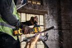 Аккумуляторная угловая шлифмашина DEWALT DCG409P1T, 18/54 В, 125 мм, 9000 об/мин, с АКБ 5 Ач и ЗУ, в кейсе TSTAK (DCG409P1NT-XJ)