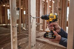 Ударная дрель-шуруповерт DEWALT DCD709M2T, 18 В, 1650 об/мин, 28050 уд/мин, с 2 АКБ 4 Ач и ЗУ, в кейсе TSTAK (DCD709M2T-QW)